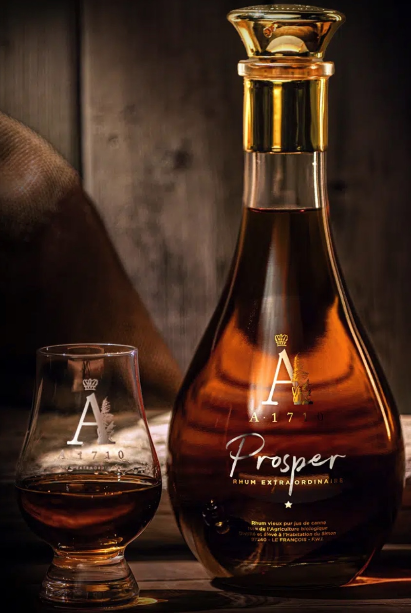 Thum Prosper A1710 bottle and its glass